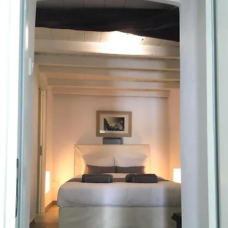 Thomas Traditional House In Chora