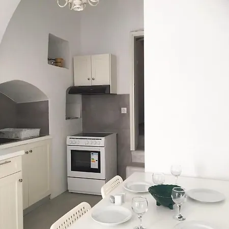 Thomas Traditional House In Chora Apartamento